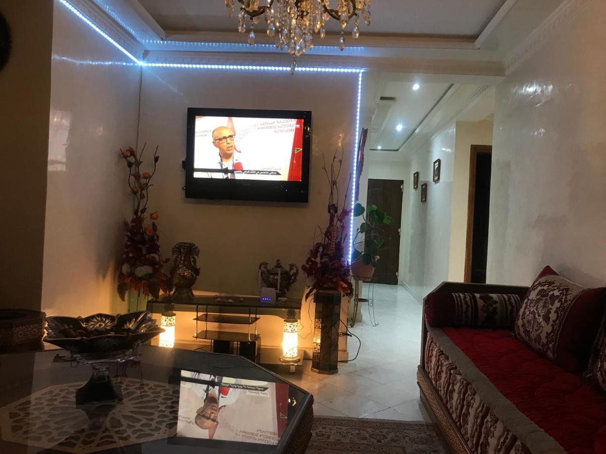 Appartement Familal A Trois Chambres En Face Marjane & Hotel Ahlen Tanger Ngoại thất bức ảnh